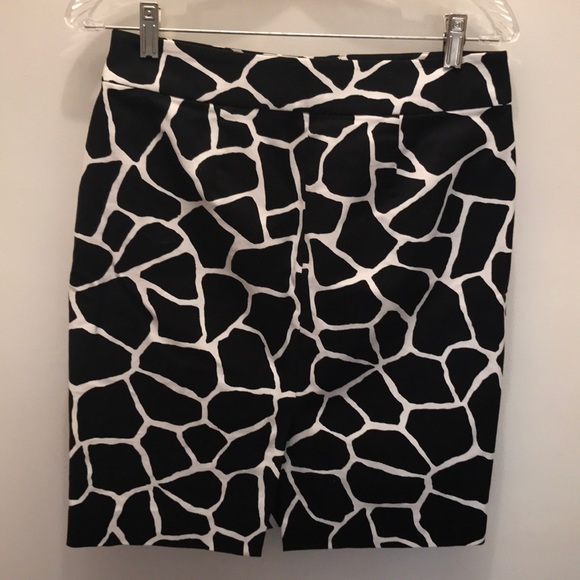 Michael Kors Skirt- Animal print, sz 4 - Picture 3 of 5